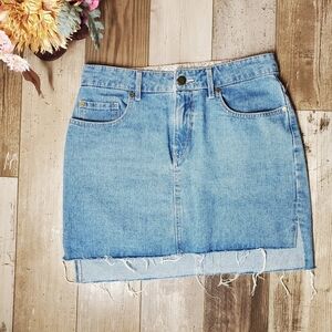 Roxy Frayed Hem Denim Mini Skirt Size Small NWOT Medium Wash Blue